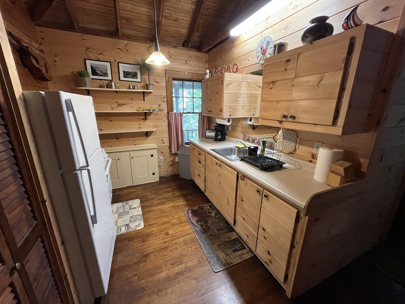 Full kitchen inside Clubhouse Cottage